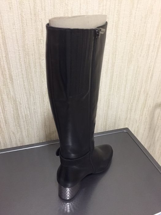 Зимние кожаные сапоги