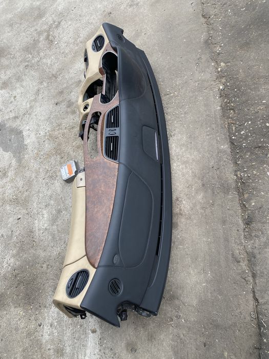 Plansa Bord+Airbag Mercedes CLS W219 Pret 2000 lei