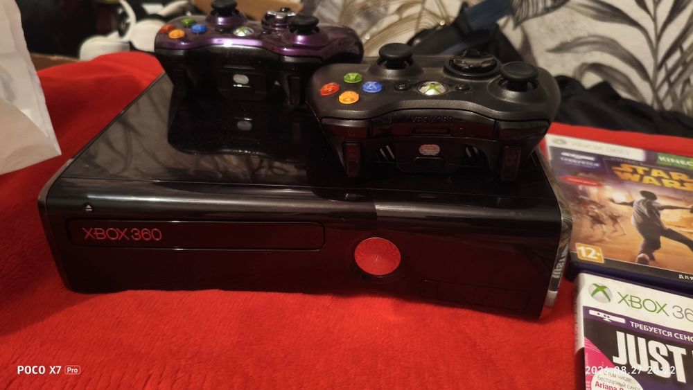 Продам Xbox 360 Slim (Trinity) + Kinect + 2 геймпада + 6 дисков с игра