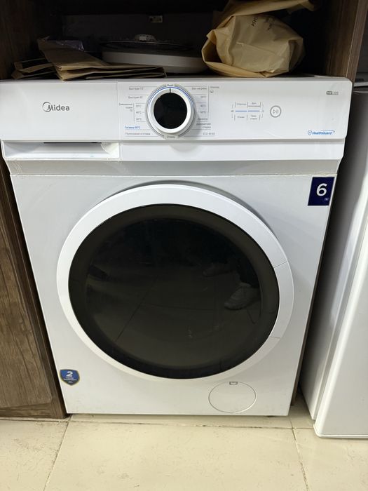 Продам стиральную машинку Midea