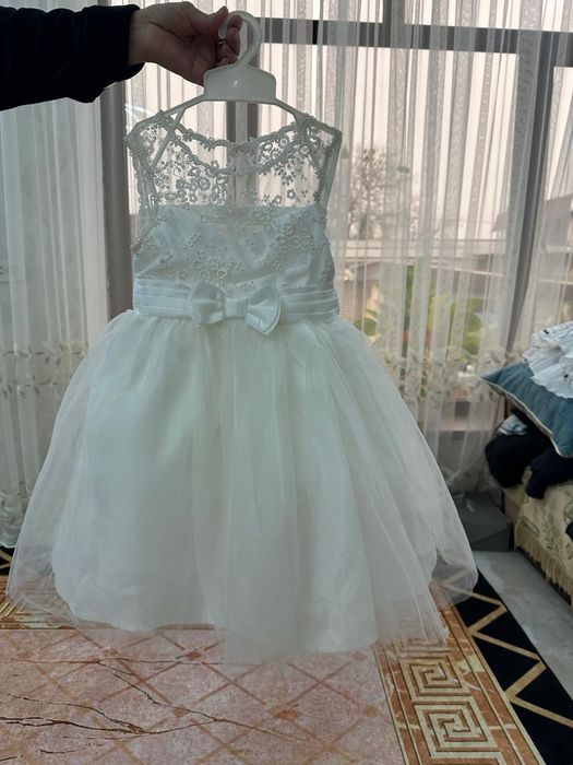 Нарядные платья  б/у