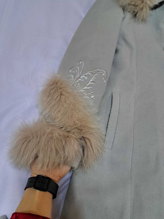 Пальто сотилади.