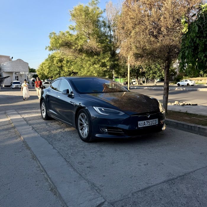 Tesla Model S 100D Amerika Zapas xod 632 km