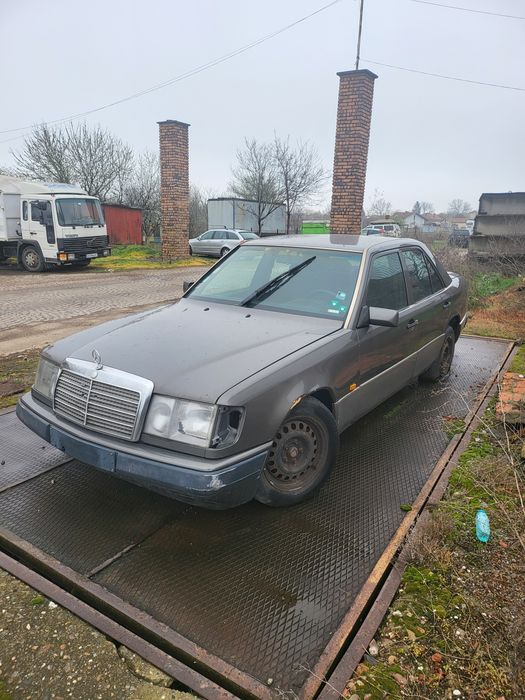 Мерцедес 124 200E. НА ЧАСТИ