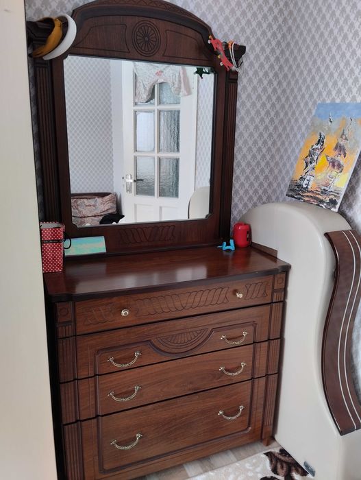 Продам спальный гарнитур