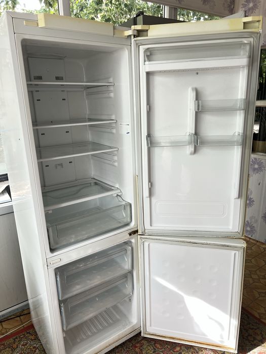 Продам Холодильник Samsung