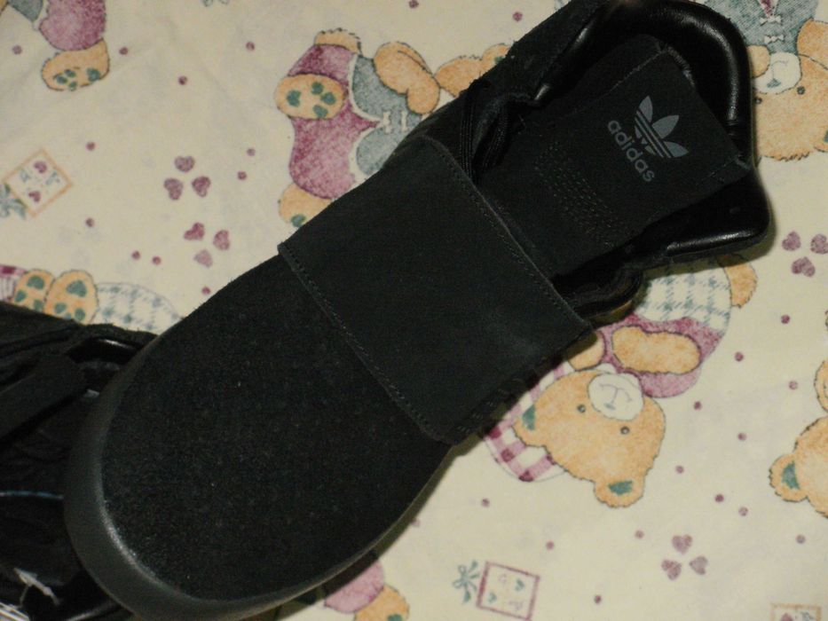 ADIDAS оригинални нови дамски кецове 38