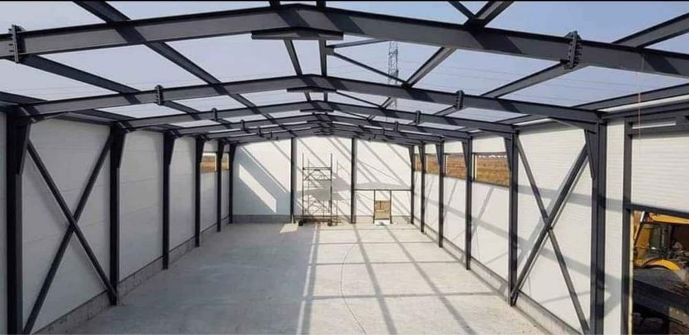 Executam hale metalice