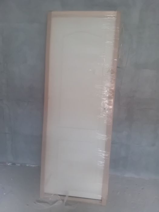 Uși noi de vânzare