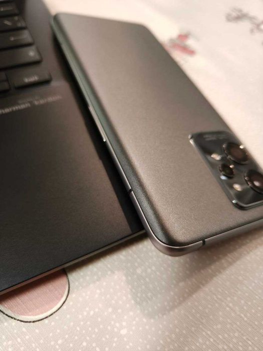 Realme GT2 Pro - 2K Екран - Като НОВ - Пълен Комплект!