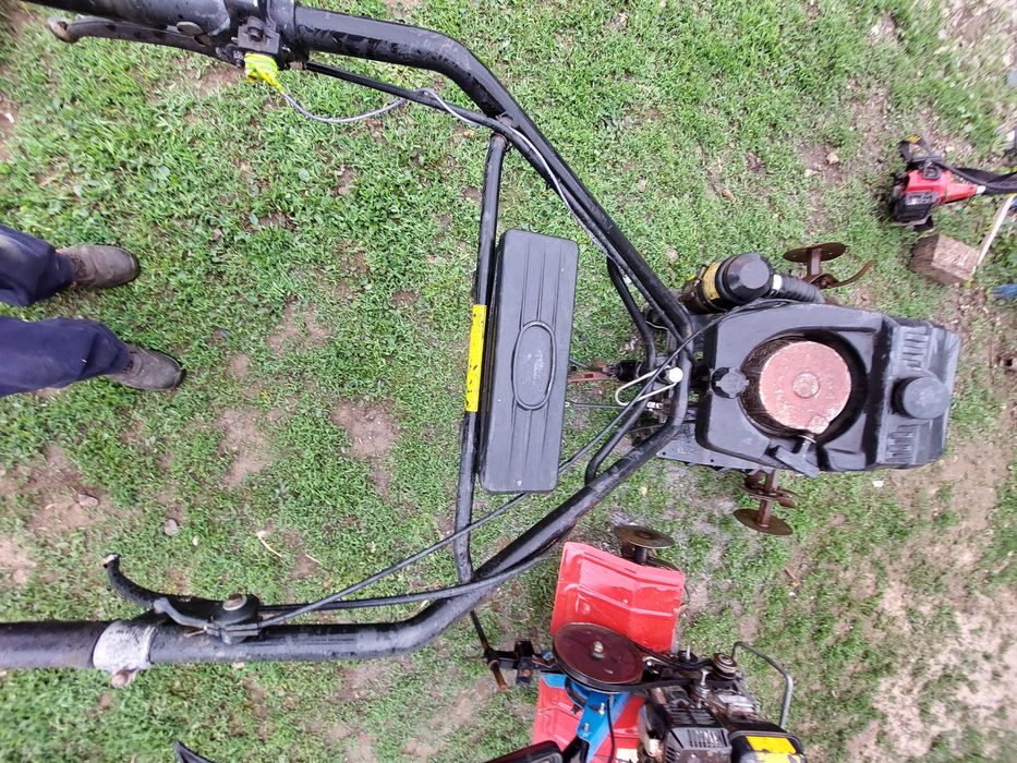 Vând motosape și mașină de tăiat gazon