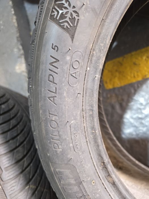 235 50 19 iarna michelin
