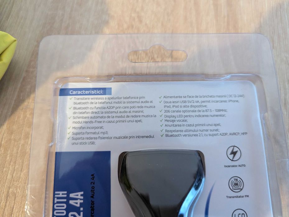 Modulator FM Bluetooth incarcator auto