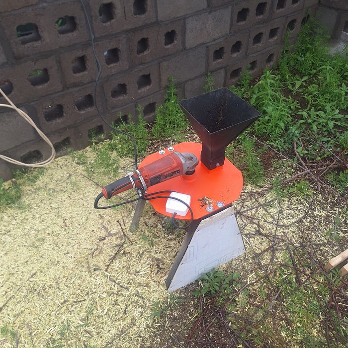 Измельчитель веток AFFE mini. Б/У.