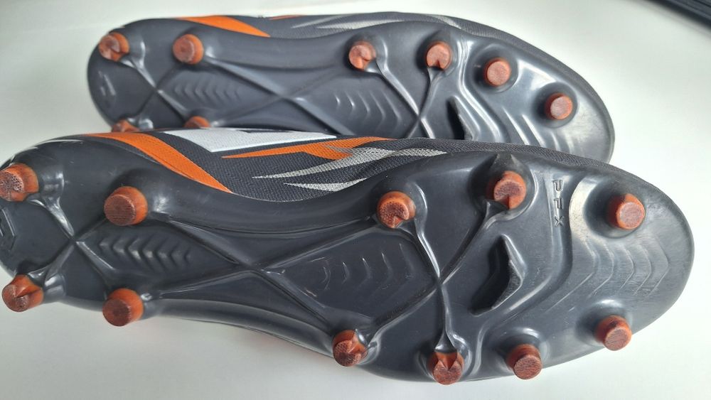 Футболни обувки бутонки Lotto 45