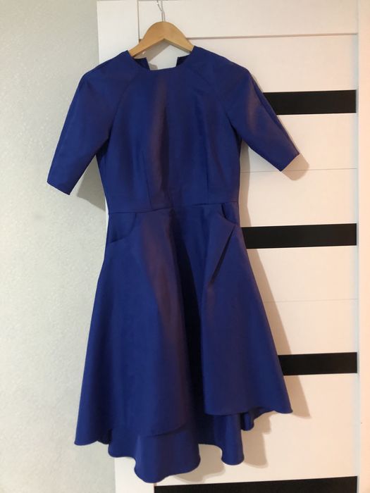 Продам платье одетая