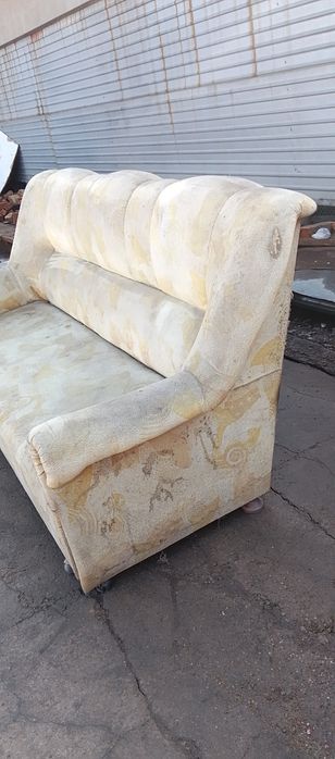 Срочно продам диван хорошего качества