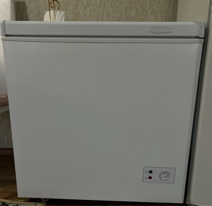 Продам морозильник .