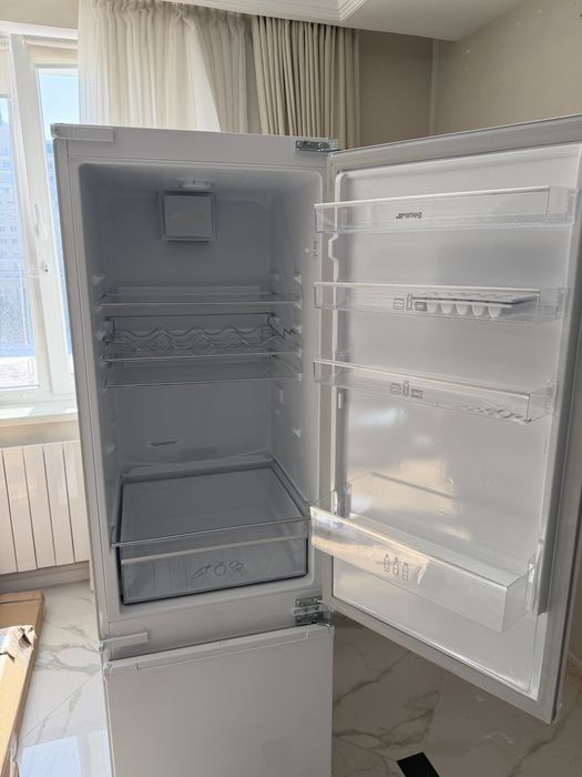 Продам Холодильники Smeg