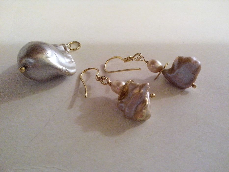 set argint aurit si perle baroc,cercei si pandantiv