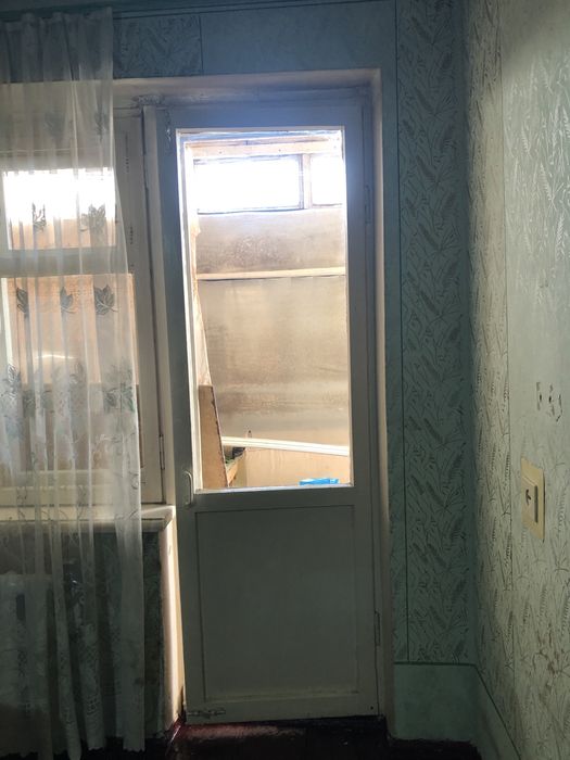 Деревянные двери со стеклом