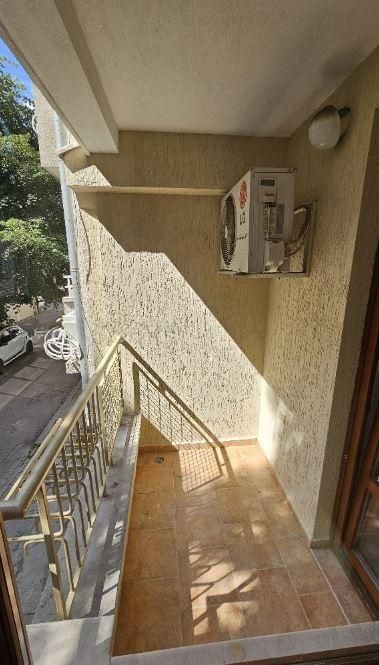 Дава се под наем Тристаен апартамент в Варна, Гръцка махала - 90 кв.м за 550 € - Снимка #9