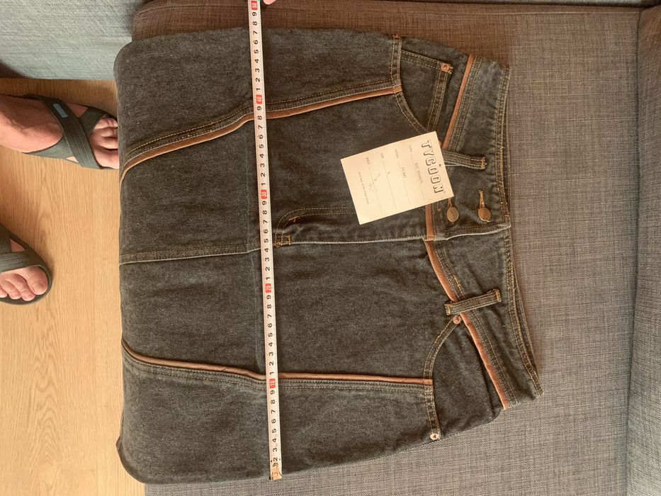 Оригинална дънкова пола с кожени  апликации