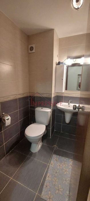 Дава се под наем Двустаен апартамент в к.к. Св.Св. Константин и Елена - 60 кв.м за 550 € - Снимка #2