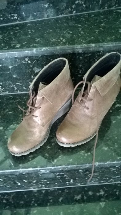 Дамски боти от естествена кожа