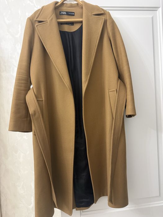 Пальто шерстяное. ZARA