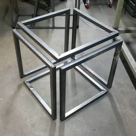 Продам стол,подстолье