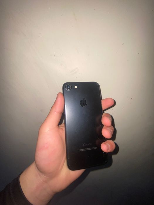 Model:Iphone 7 black bor 100% uceliniy  32 Narxi 599 kelwamz