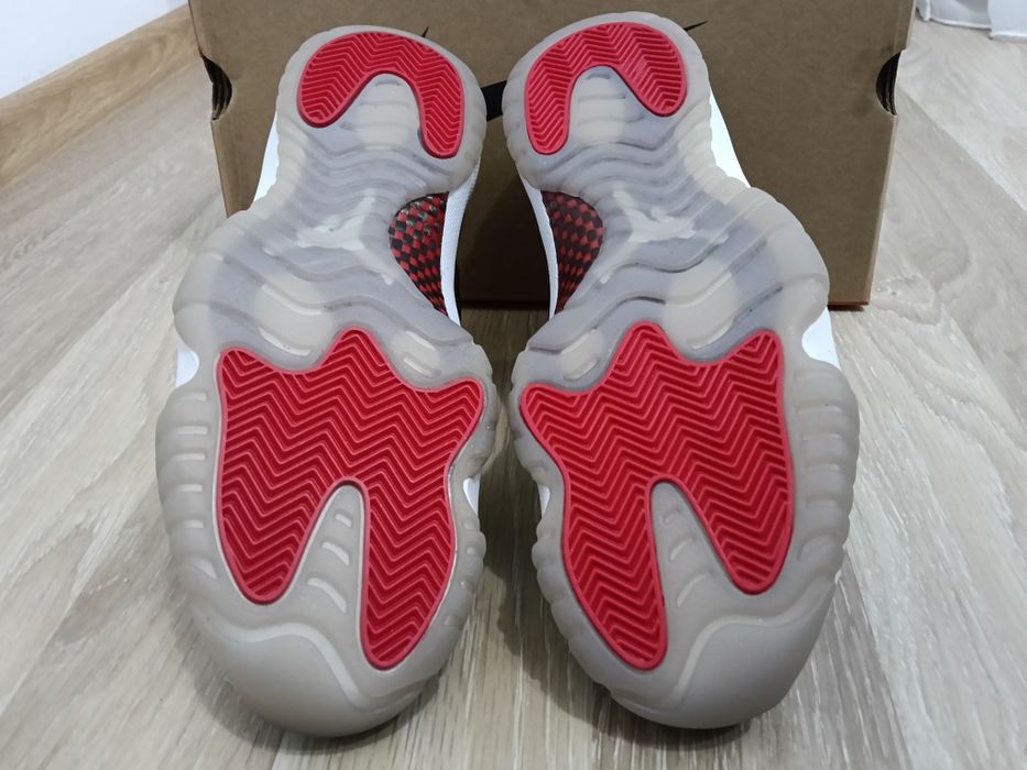 Adidași Jordan Retro mărimea 43 (Nike)