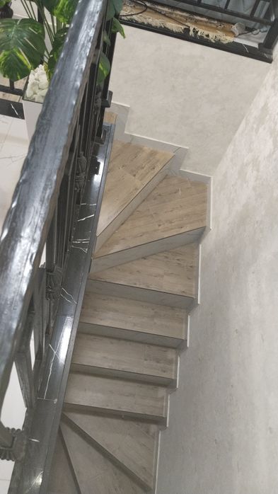 Srochno Duplex kvartira sotiladi zamona toyxona tarafda