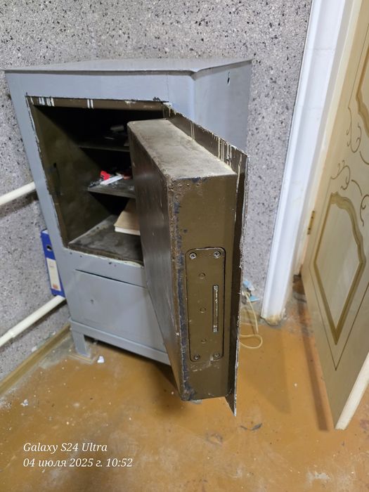 Продаётся сейф двух камерный не сгораемый