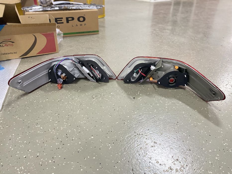 Фонарь задний Камри 40