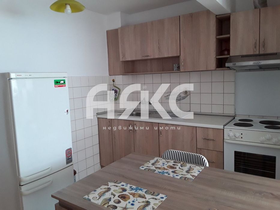 Дава се под наем Тристаен апартамент в София, Център - 97 кв.м за 897.6 € - Снимка #2