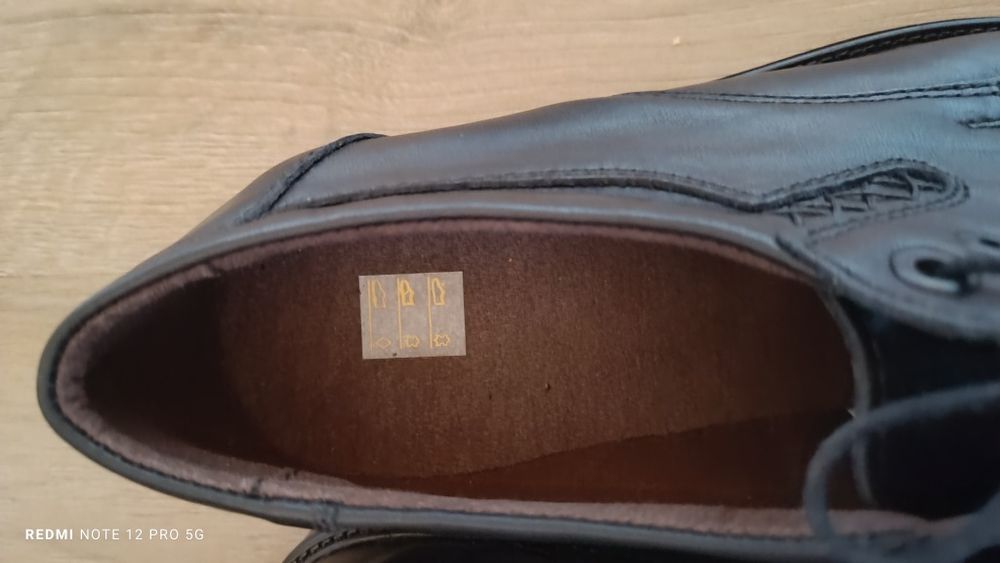 Pantofi mărimea 43