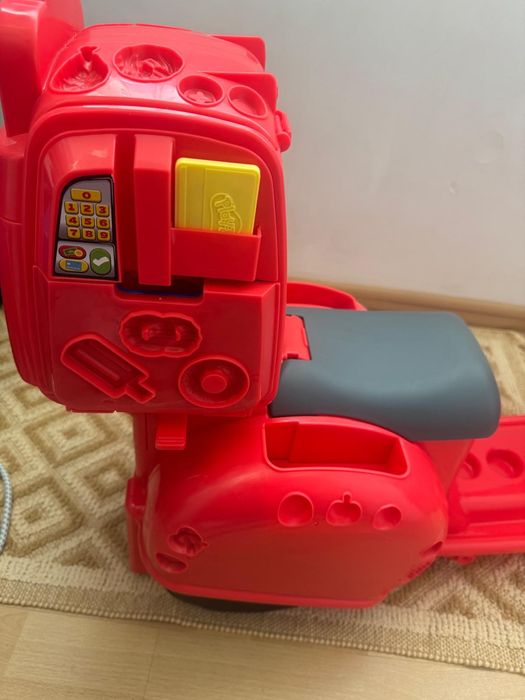 Scuter Play Doh (livrare pizza)