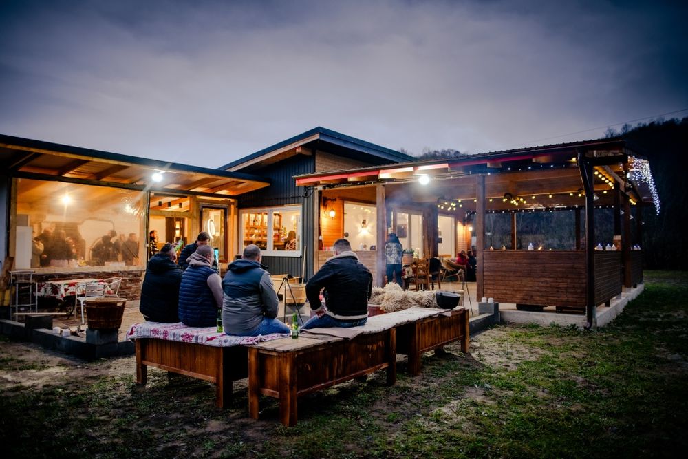 Cabana rustica de vis 400 Lei toată cabana