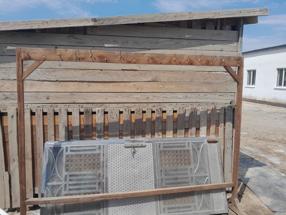 Вешалка деревянные