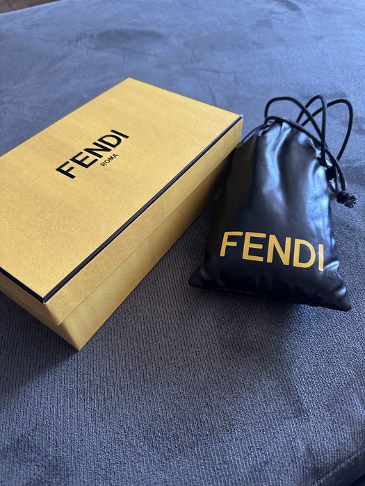 Слънчеви очила Fendi