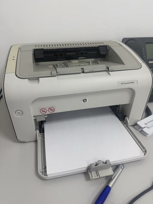 принтер HP LaserJet P1005.