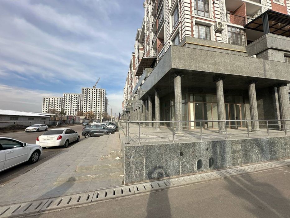 Новостройка ЖК Greenwich Коммерческое помещение, 1 000м2. Первая линия