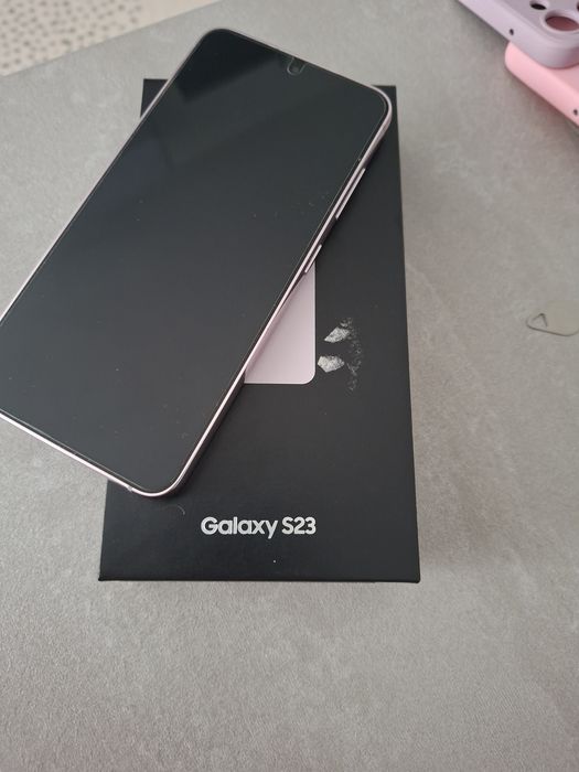 SAMSUNG S23 ca nou,folosit foarte putin  + 9 huse noi si 3 folii de sticla sigilate + protectie camera
