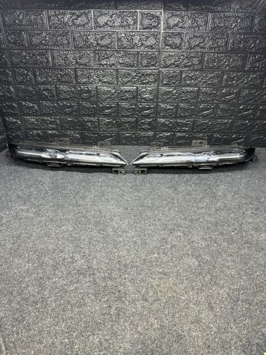 Far stanga dreapta Bmw Seria 7 G70 Swarovski