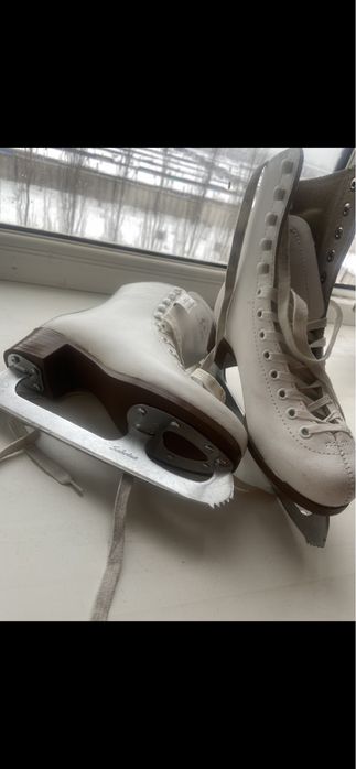 Коньки для фигурного катания