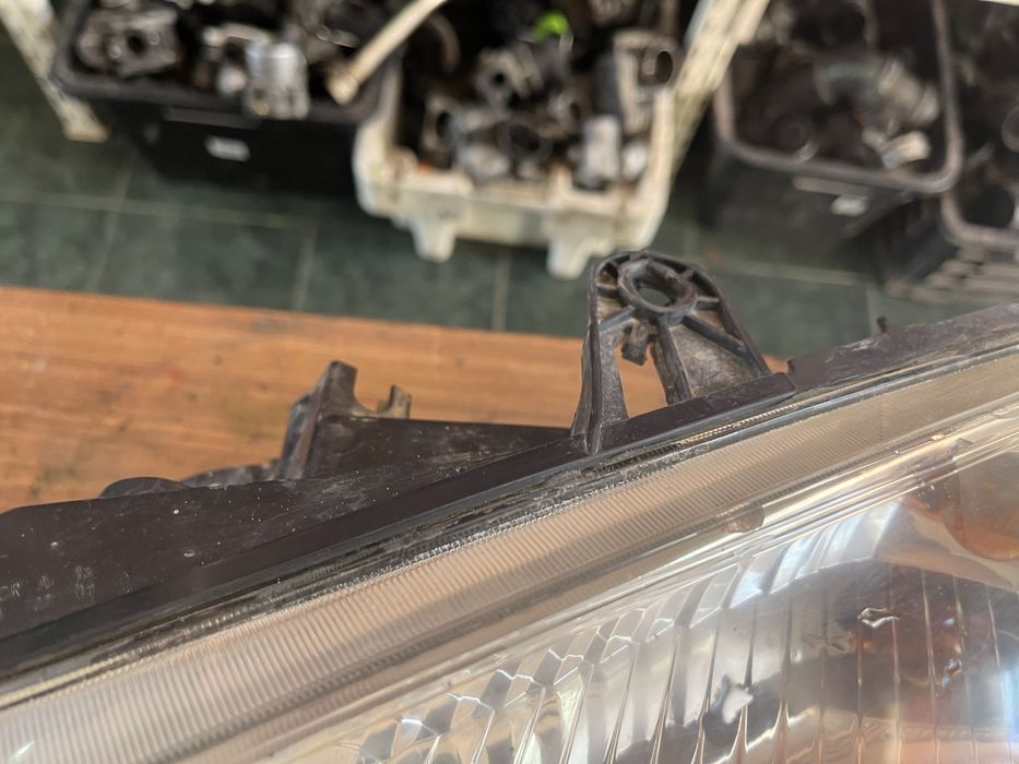 far fiat doblo 2008 stanga cu mic defect