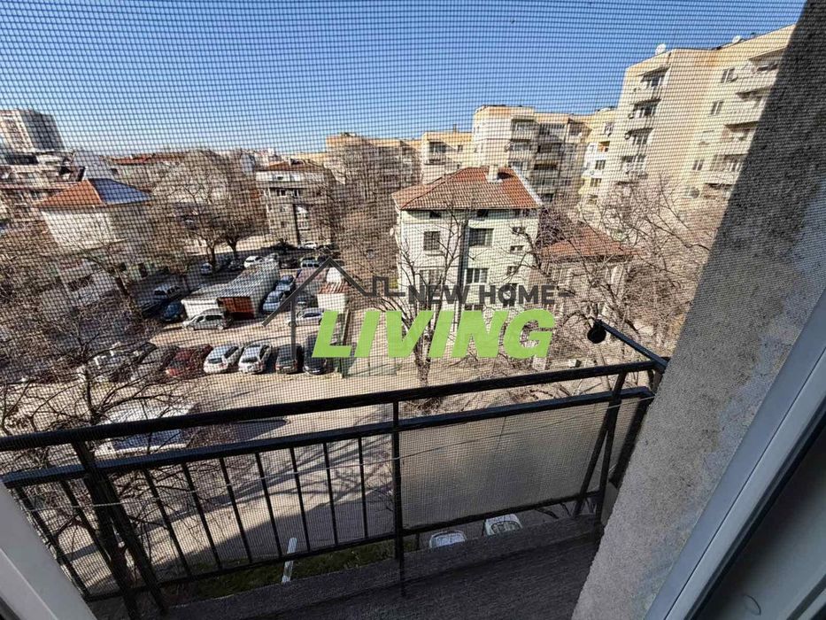 Продава се Тристаен апартамент в Пловдив, Кючук Париж - 85 кв.м за 690 €/кв.м - Снимка #11