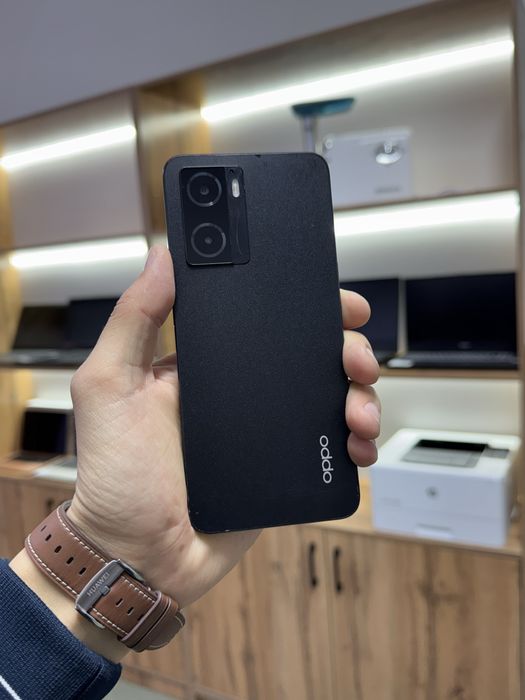 Телефон Oppo A77